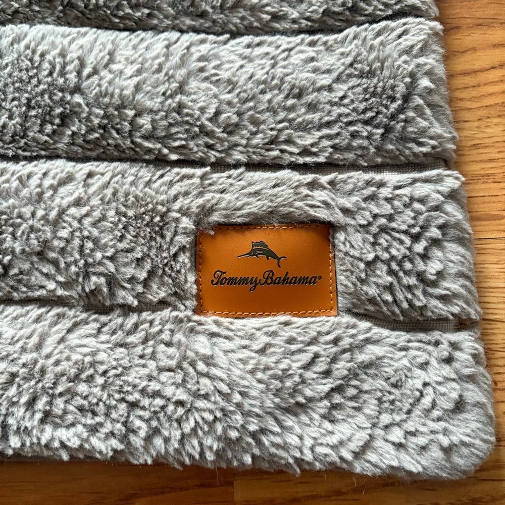 Tommy Bahama Faux Fur Grey Throw Blanket - Picture 2 of 5